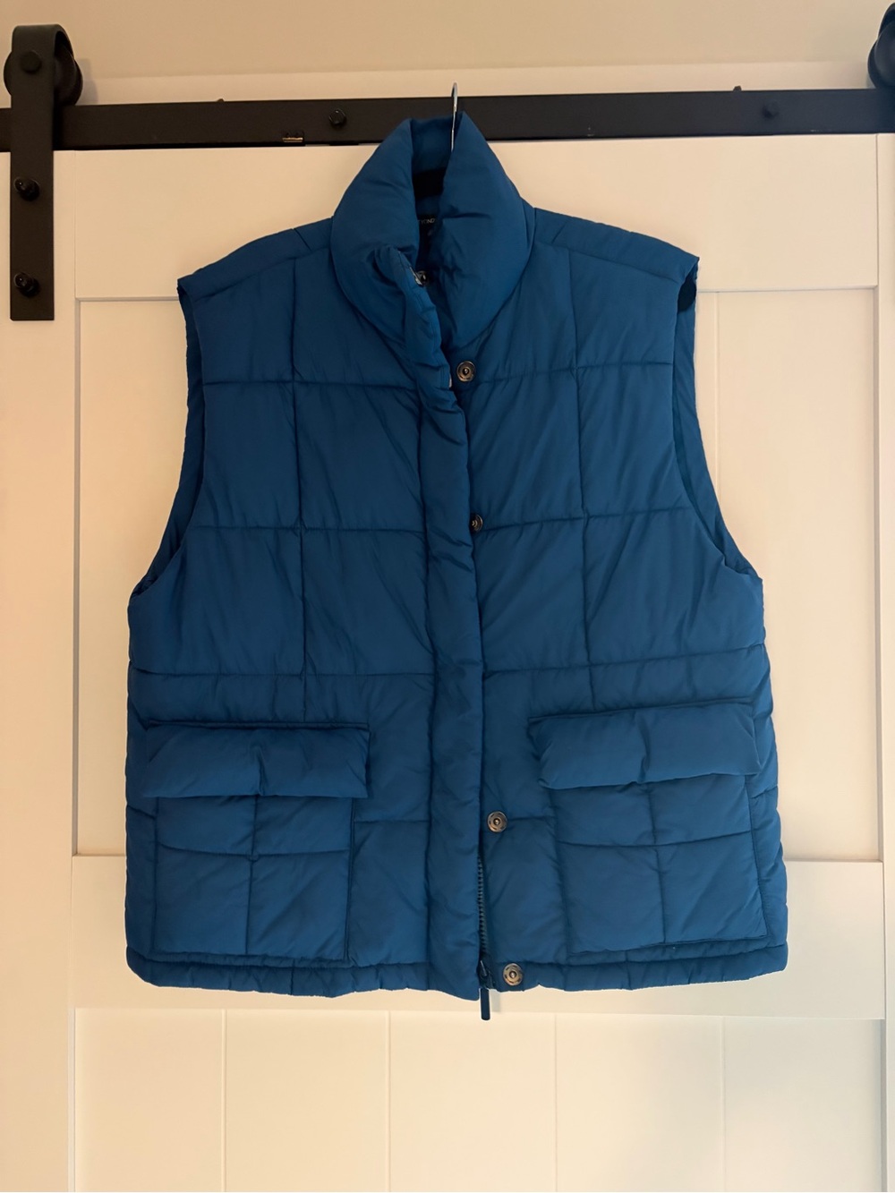 Beyond Yoga Puffer Vest in Deep Blue